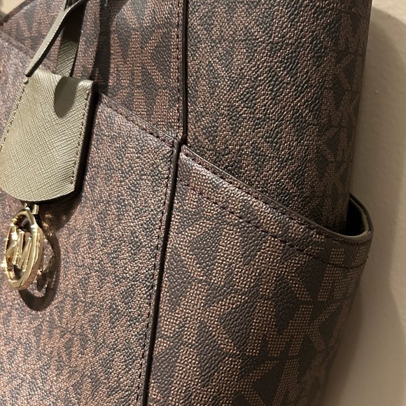 Michael Kors jet set large logo shoulder bag w dust bag - Picture 8 of 10